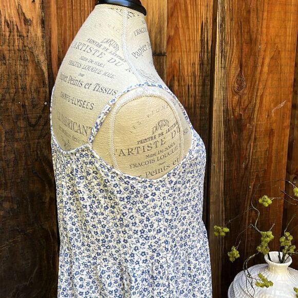 AZOE, BLUE AND WHITE FLORAL MIDID DRESS. Size M - Picture 5 of 7